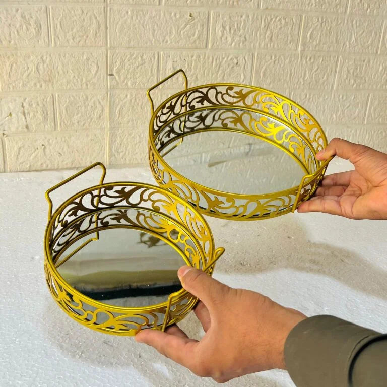 ✨ Aiza's Round Set of 2 Cosmetics &amp; Serving Trays